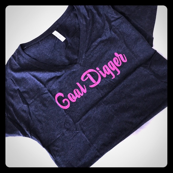 Brand new slouchy v neck! - Picture 1 of 3